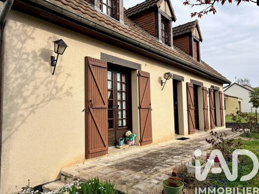 Maison à vendre 199 990 € 6 pièces 5 chambres 142 m² 563 m² de terrain Saint-Florent-sur-Cher 18400