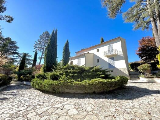 Villa à vendre 1 190 000 € 6 pièces 6 chambres 194 m² 3 710 m² de terrain Gréoux-les-Bains 04800