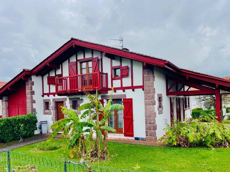 Maison 4 pièces 143 m² · à Saint-Jean-Pied-de-Port · 143 m² · 420 000 €