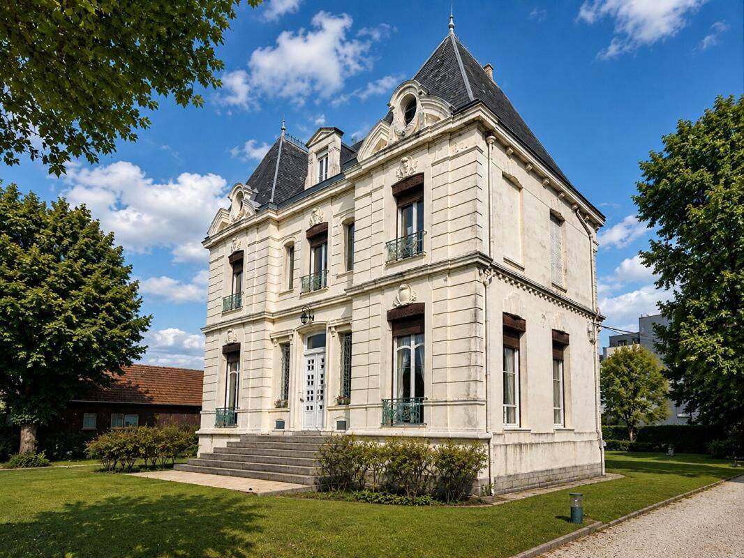 Maison 12 pièces 270 m² · à Calais · 270 m² · 478 000 €