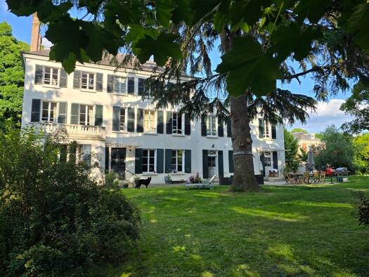 Maison à vendre 1 300 000 € 16 pièces 11 chambres 454 m² 2 600 m² de terrain Bouray-sur-Juine 91850