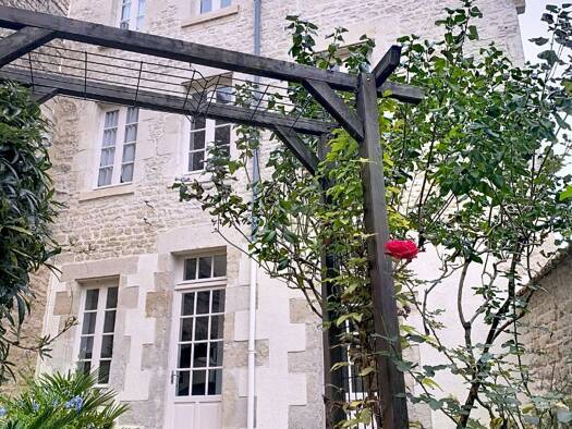 Maison à vendre 252 800 € 7 pièces 3 chambres 150 m² 182 m² de terrain Saint Médard Fontenay-le-Comte 85200