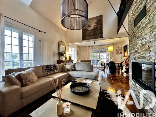 Maison à vendre 465 000 € 8 pièces 6 chambres 300 m² 4 780 m² de terrain Saint-Girons 09200