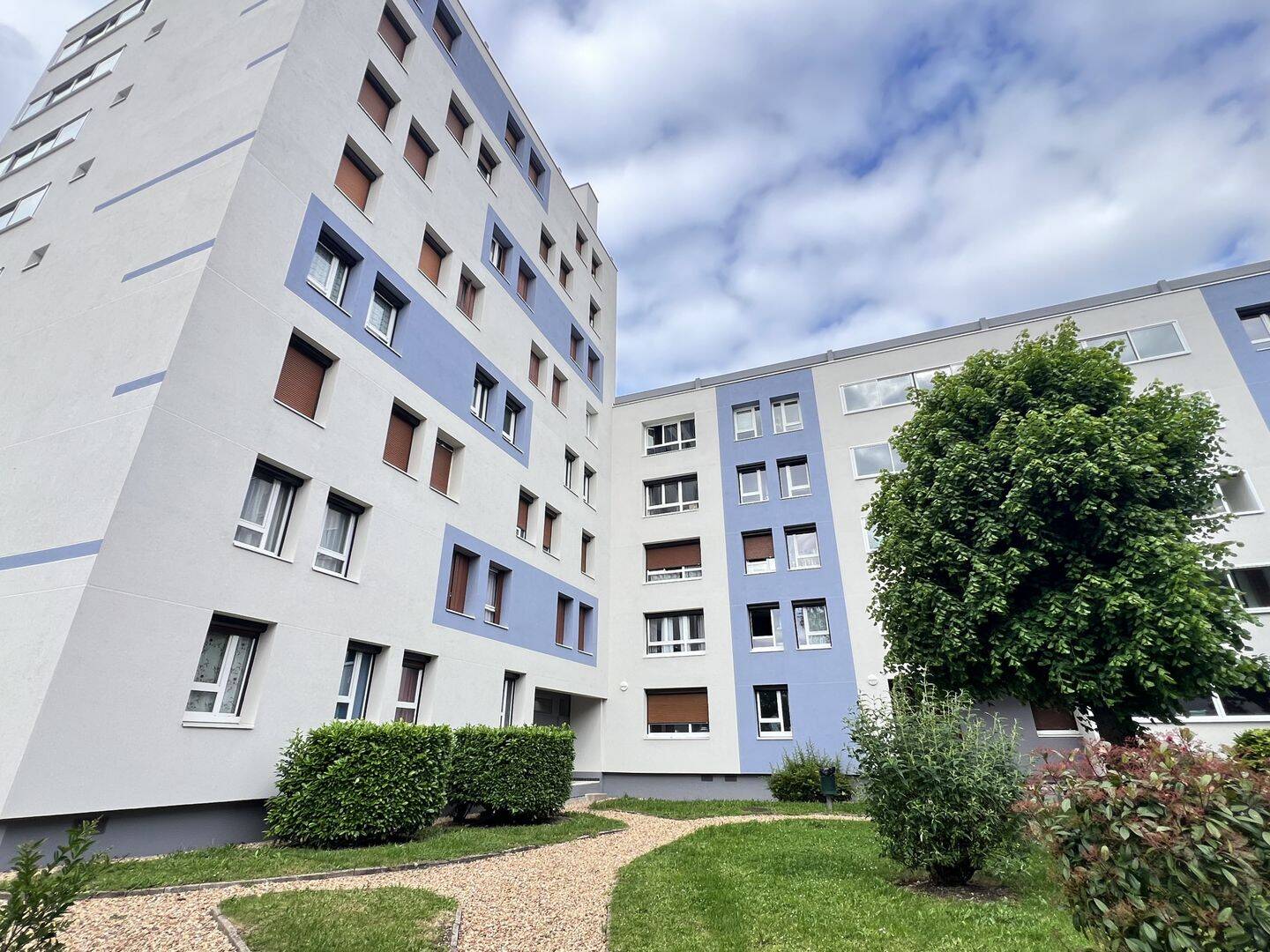 Appartement 4 pièces 76 m² · à Saint-Jean-de-la-Ruelle · 76 m² · 115 000 €