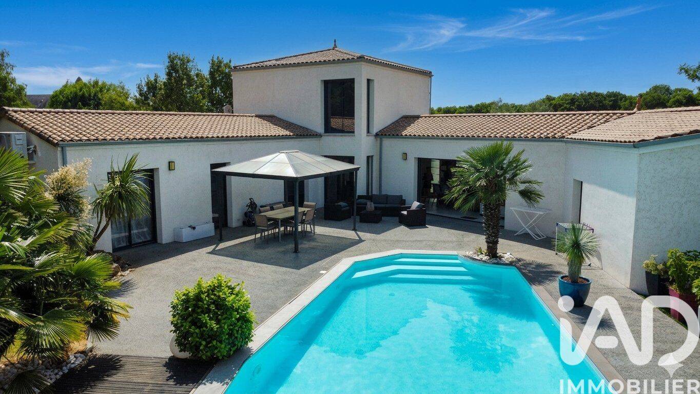 Maison 6 pièces 170 m² · à Germond-Rouvre · 170 m² · 395 000 €