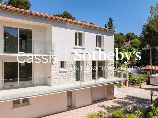 Maison à vendre 1 690 000 € 6 pièces 4 chambres 218 m² 1 145 m² de terrain Grande Couronne Cassis 13260