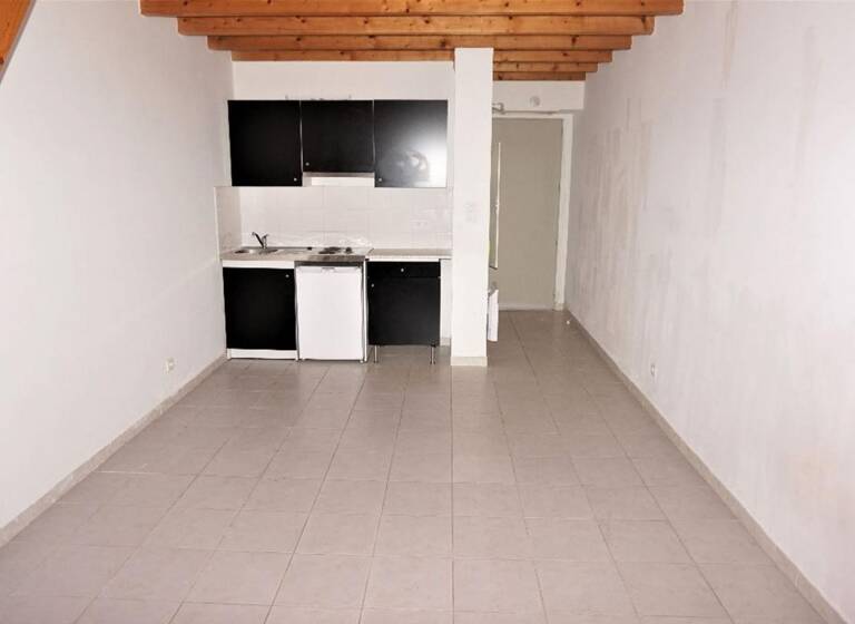 Duplex à vendre 114 450 € 2 pièces 1<br/>chambre 42 m²<br/>superficie 2<br/>étages Beaucaire Nîmes 30000