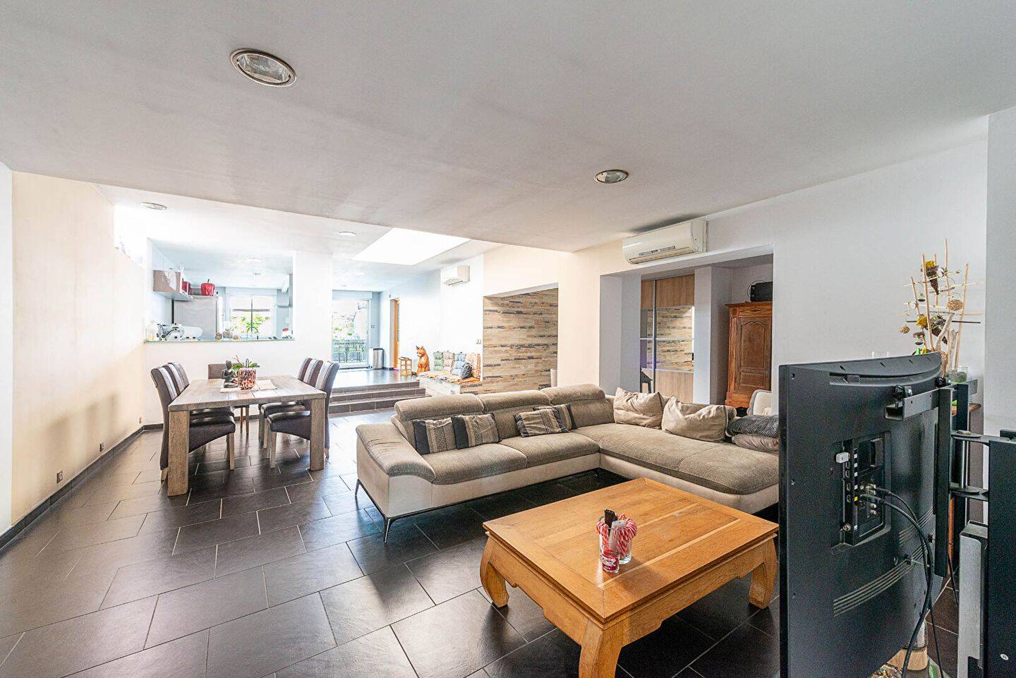 Maison 5 pièces 177 m² · à Bruay-sur-l'Escaut · 177 m² · 208 000 €