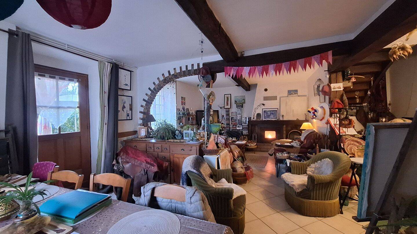 Maison 7 pièces 204 m² · à Saleich · 204 m² · 185 000 €