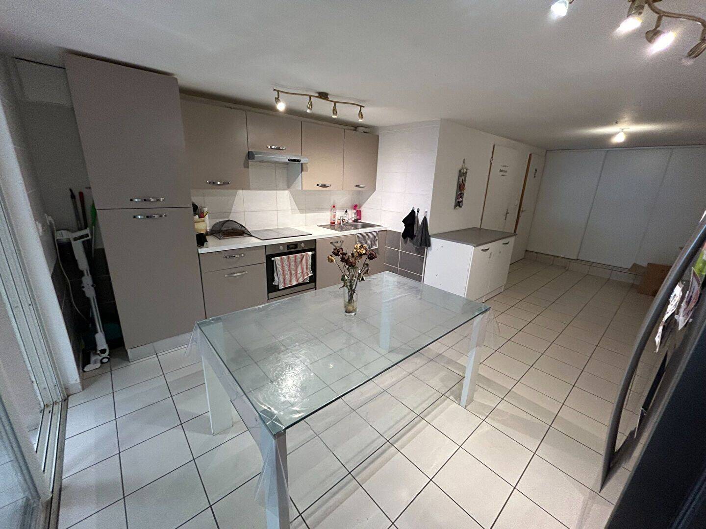 Appartement 3 pièces 122 m² · à Poitiers · 122,4 m² · 750 €