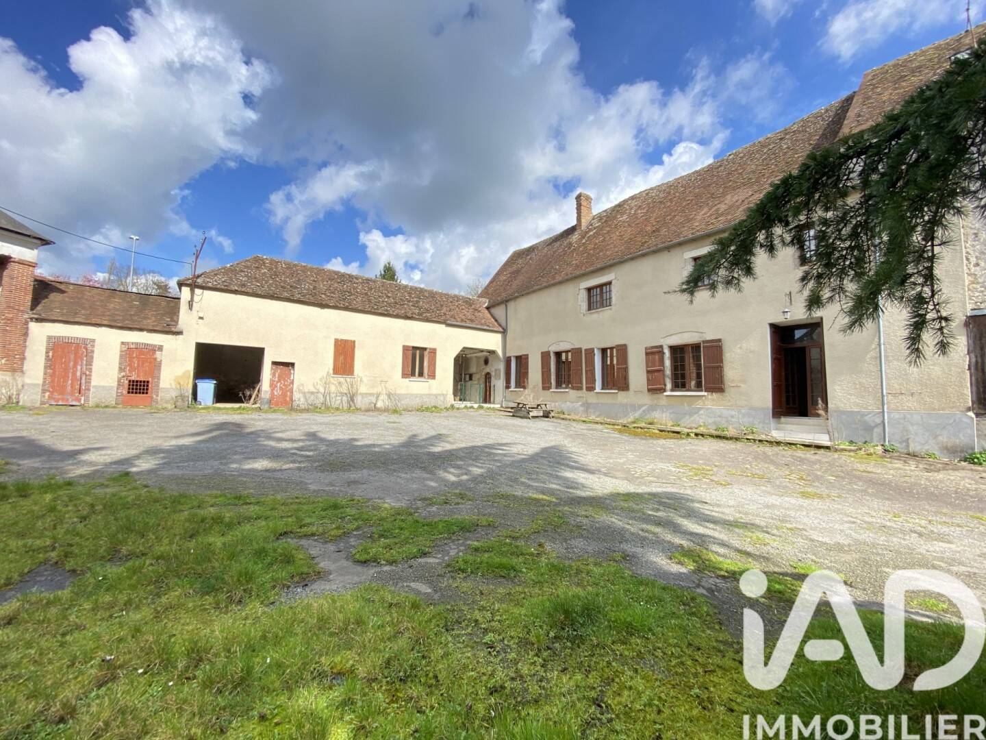Maison 8 pièces 252 m² · à Gallardon · 252 m² · 229 000 €
