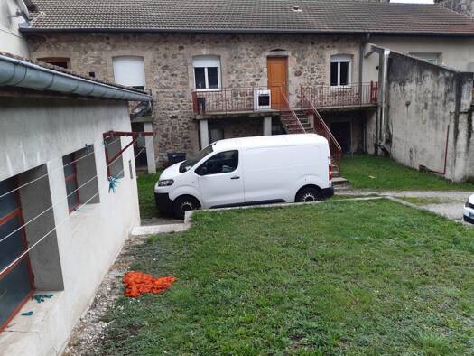 Immeuble à vendre 250 000 € 200 m² Dunières 43220