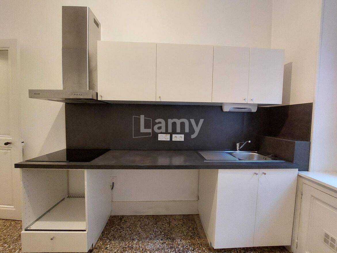Appartement 4 pièces 111 m² · à Grenoble · 110,9 m² · 1 245 €/mois