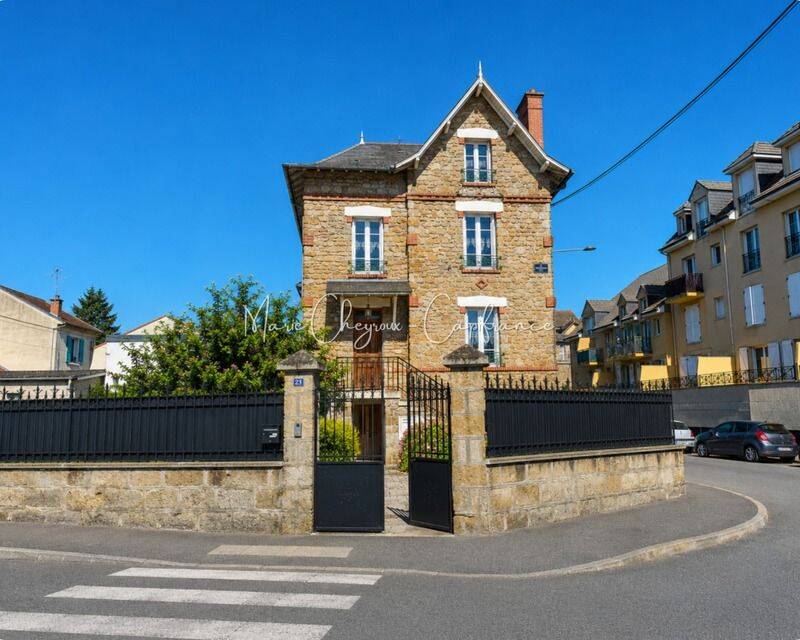 Maison 6 pièces 135 m² · à Brive-la-Gaillarde · 135 m² · 362 000 €