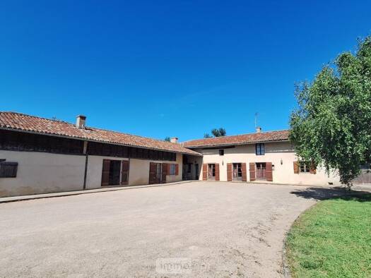 Maison à vendre 280 000 € 7 pièces 5 chambres 233 m² 1 038 m² de terrain Gorrevod 01190