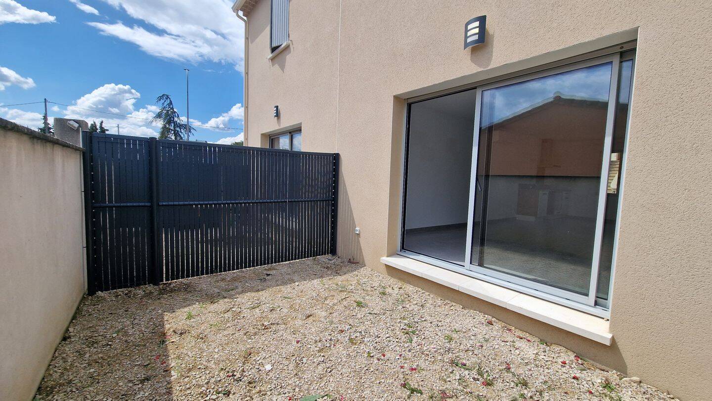 Maison 3 pièces 64 m² · à Pernes-les-Fontaines · 64 m² · 851 €