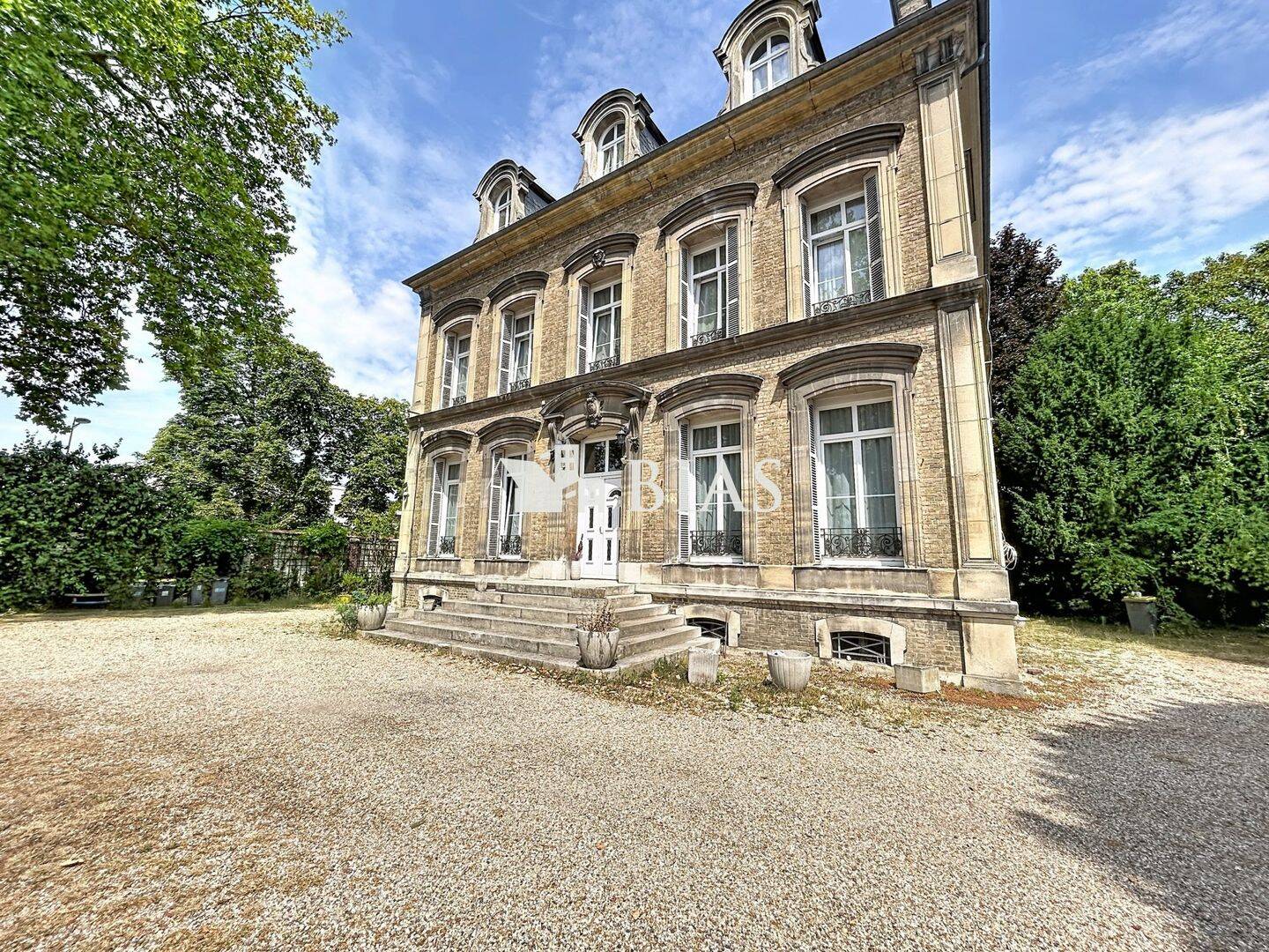 Maison 9 pièces 325 m² · à Caudebec-lès-Elbeuf · 325 m² · 575 000 €