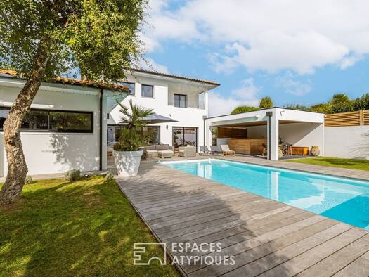 Maison à vendre 1 260 000 € 7 pièces 4 chambres 185 m² 670 m² de terrain Bourgneuf 17220