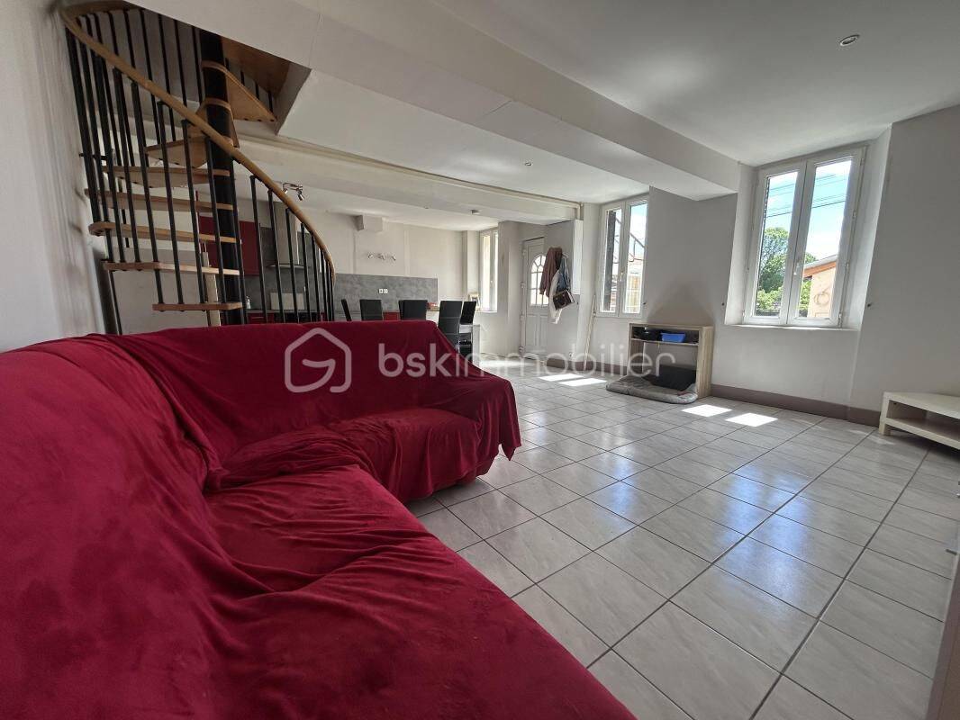 Maison 5 pièces 93 m² · à Les Sièges · 93,2 m² · 108 000 €