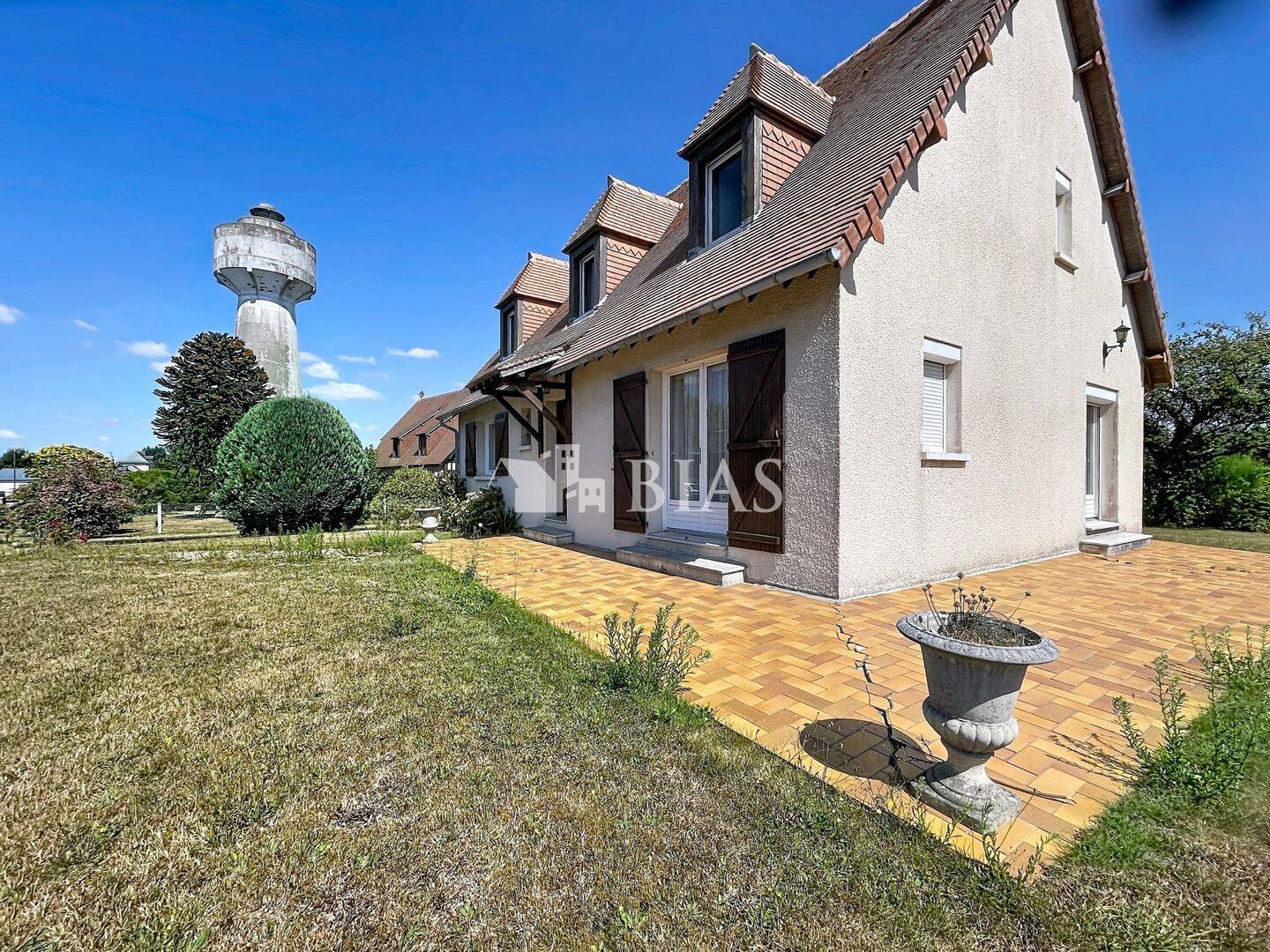 Maison 5 pièces 148 m² · à Équemauville · 148,3 m² · 386 000 €
