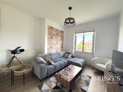 Appartement à louer 850 € 3 pièces 1 chambre 61 m² Étage 2/3 Val de Briey 54150