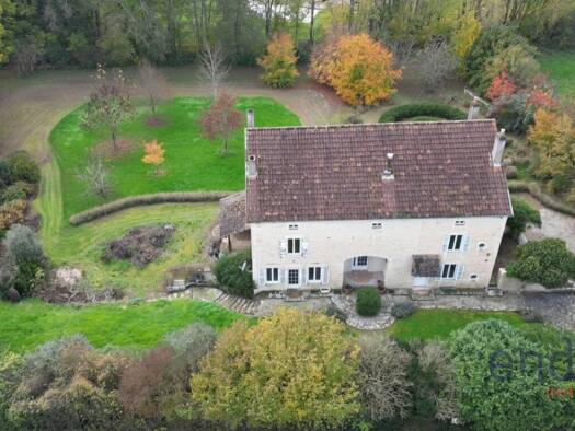 Maison à vendre 180 000 € 6 pièces 1 chambre 300 m² 5 000 m² de terrain Nantilly 70100