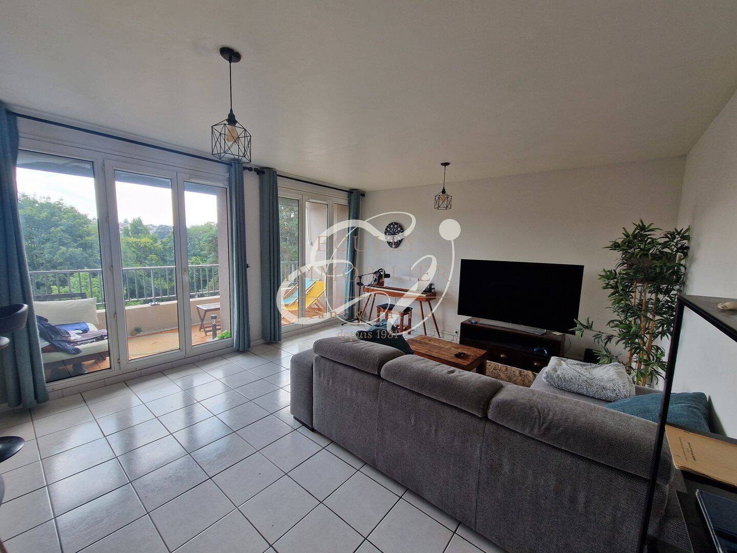 Appartement 2 pièces 51 m² · à Écully · 51 m² · 1 000 €