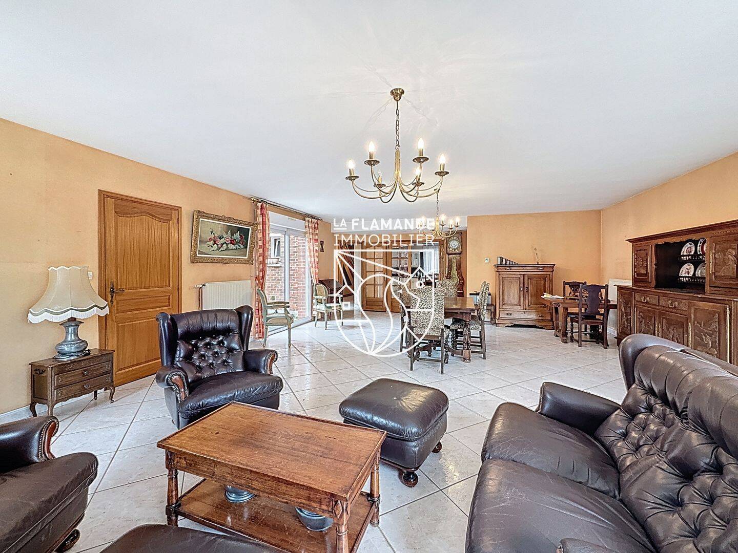 Maison 10 pièces 251 m² · à Godewaersvelde · 251 m² · 355 000 €