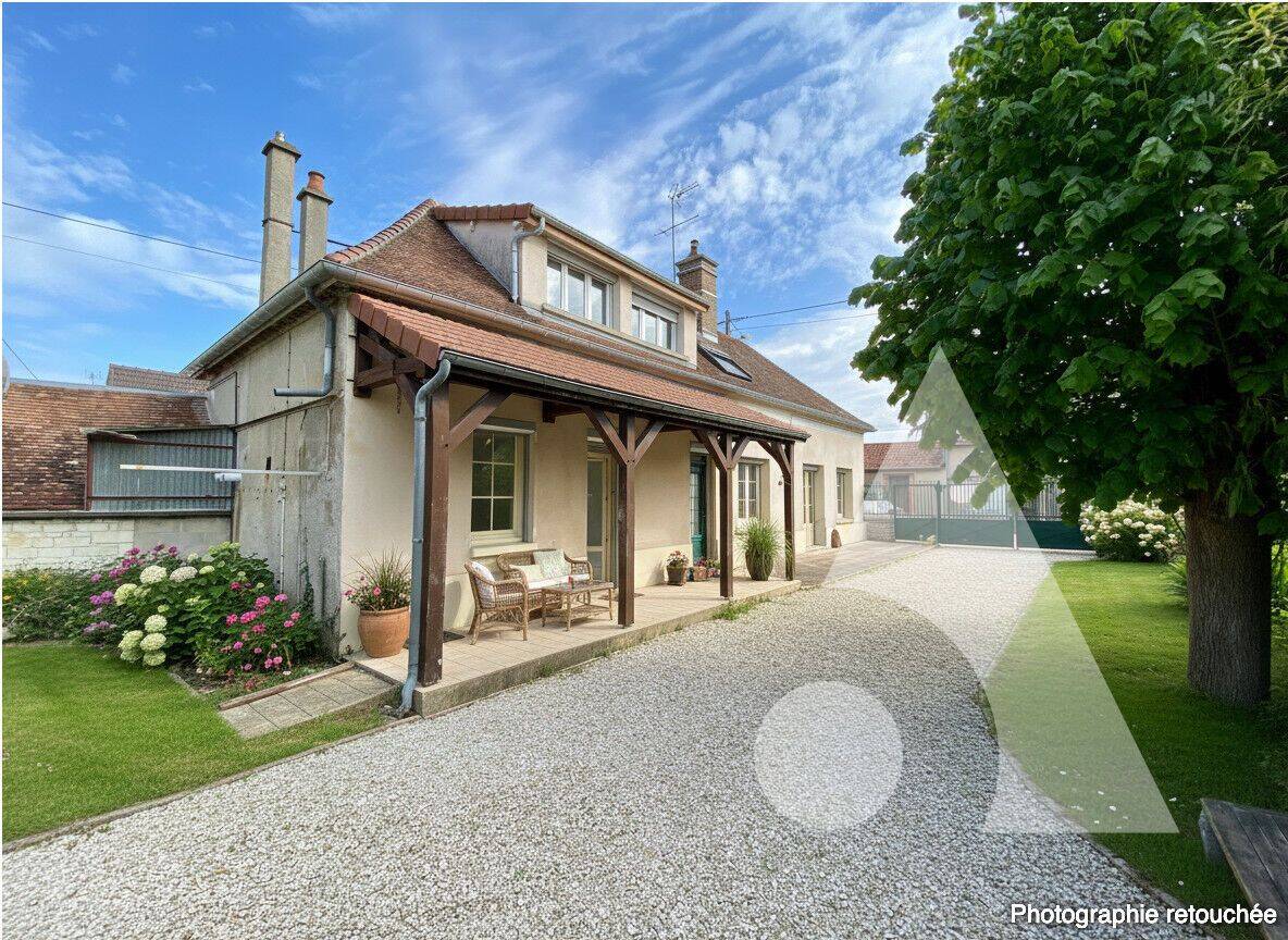 Maison 5 pièces 139 m² · à Saint-Lyé · 139 m² · 249 000 €
