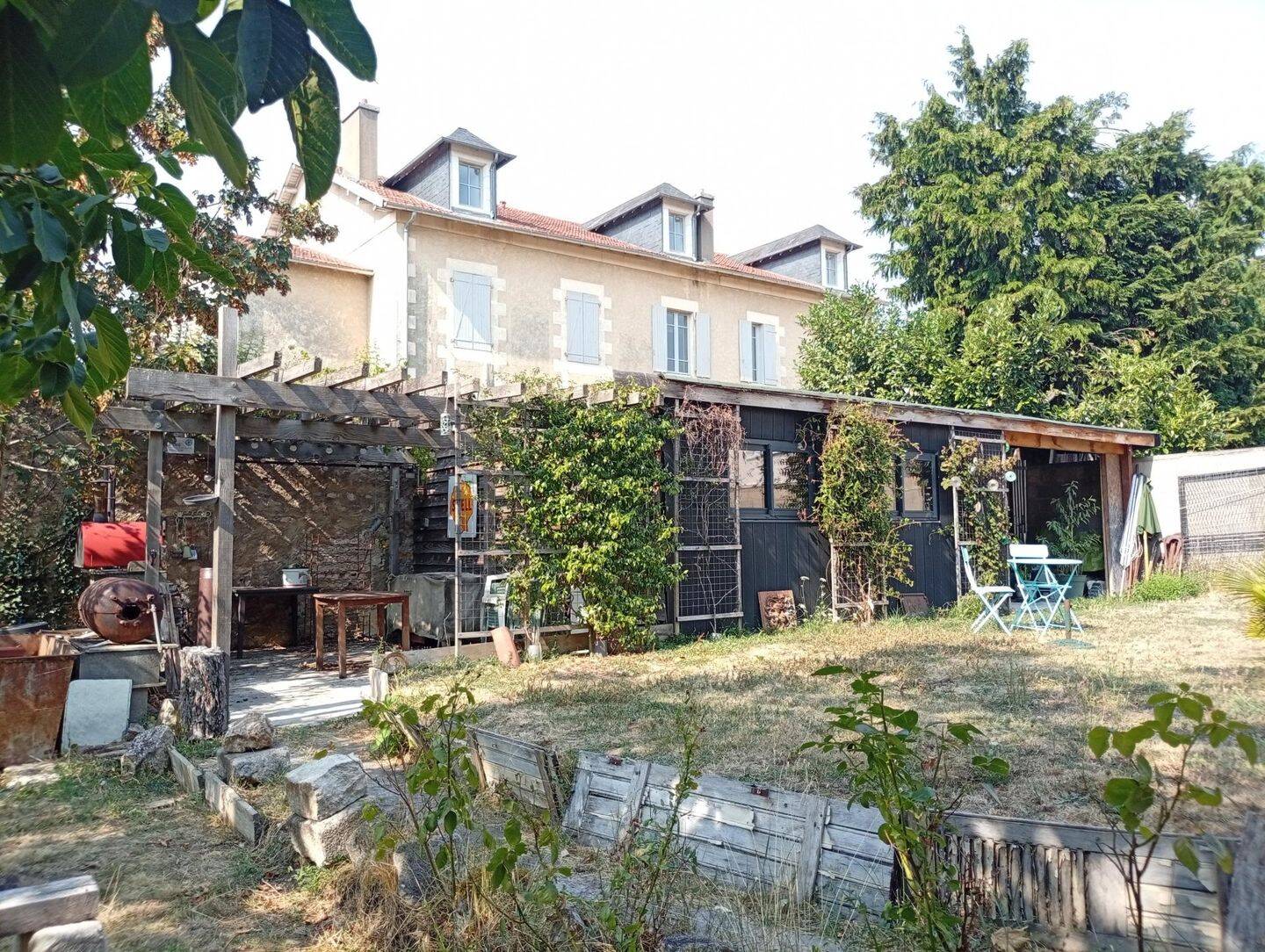 Maison 8 pièces 195 m² · à Montmorillon · 195 m² · 158 000 €