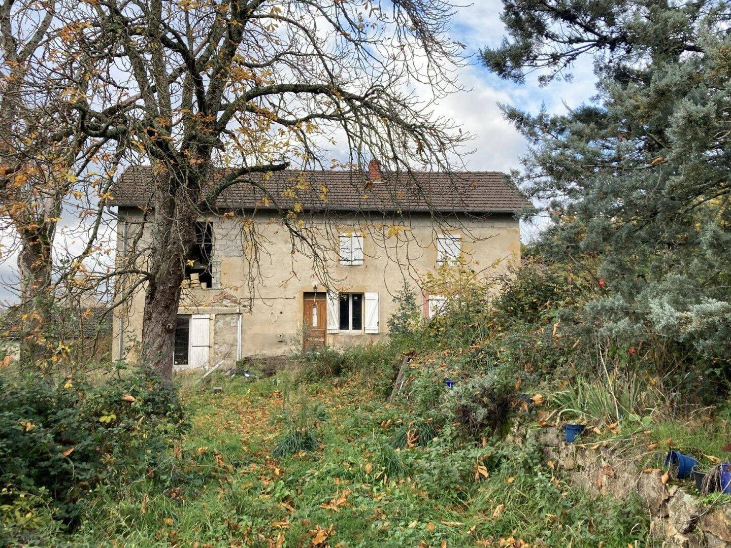 Maison 6 pièces 130 m² · à La Clayette · 130 m² · 55 000 €