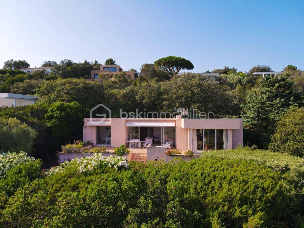 Maison 5 pièces 136 m² · à Lecci · 136 m² · 1 900 000 €