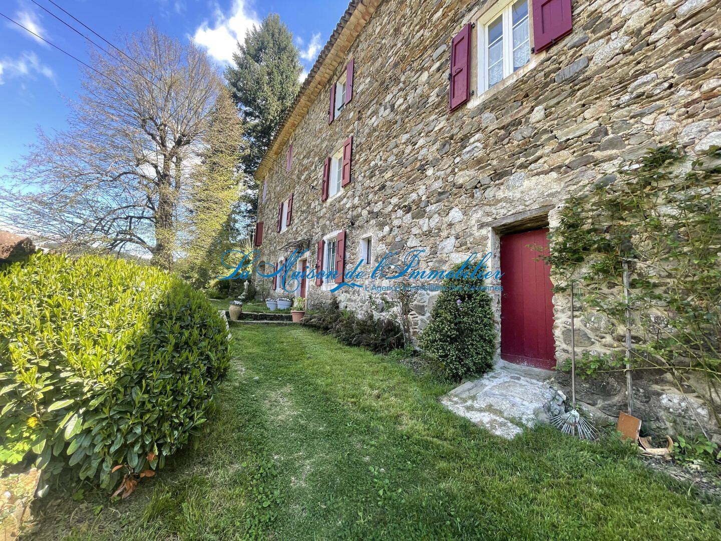 Maison 16 pièces 321 m² · à L'Estréchure · 321 m² · 499 500 €