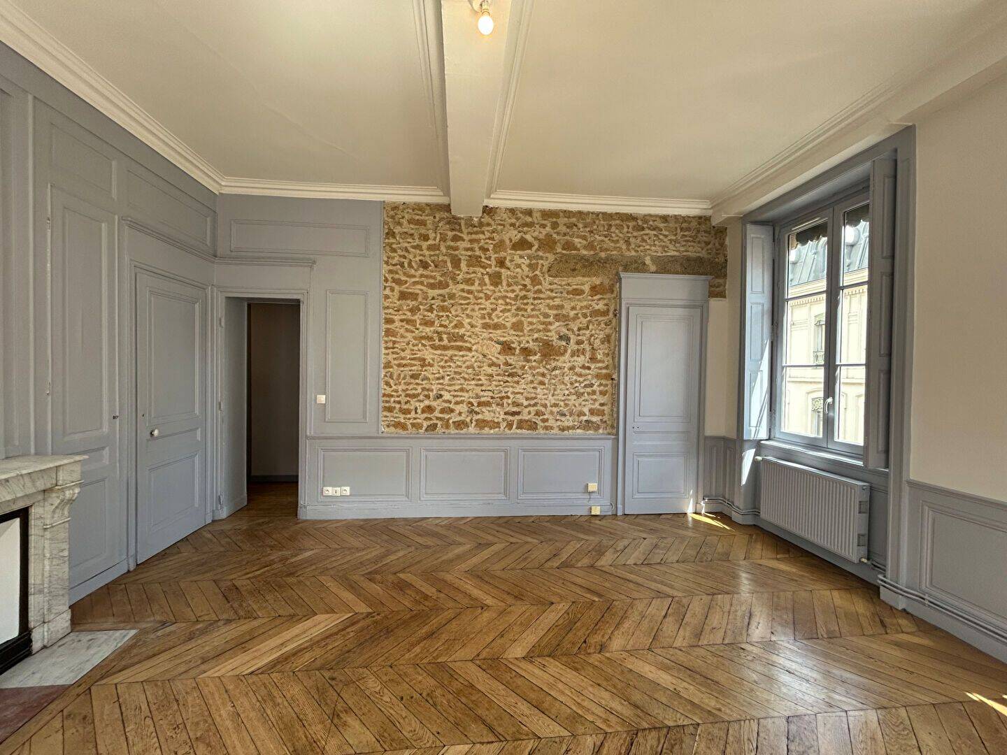 Appartement 5 pièces 135 m² · à Lyon 1er Arrondissement · 134,5 m² · 2 050 €/mois