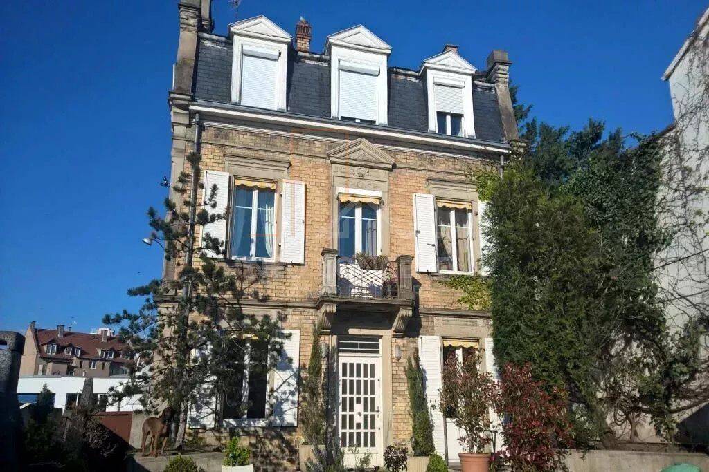 Maison 9 pièces 213 m² · à Strasbourg · 213 m² · 2 900 €