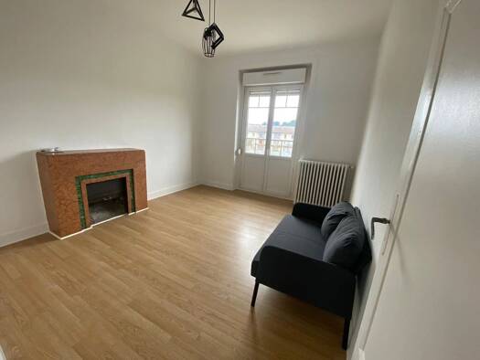 Appartement à vendre 48 000 € 2 pièces 1 chambre 46,9 m² Étage 2/3 Tence 43190