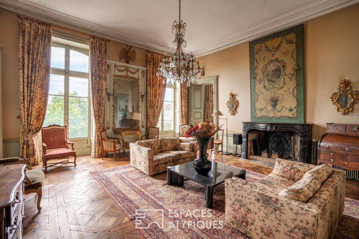 Appartement 7 pièces 234 m² · à Nantes · 234 m² · 460 000 €