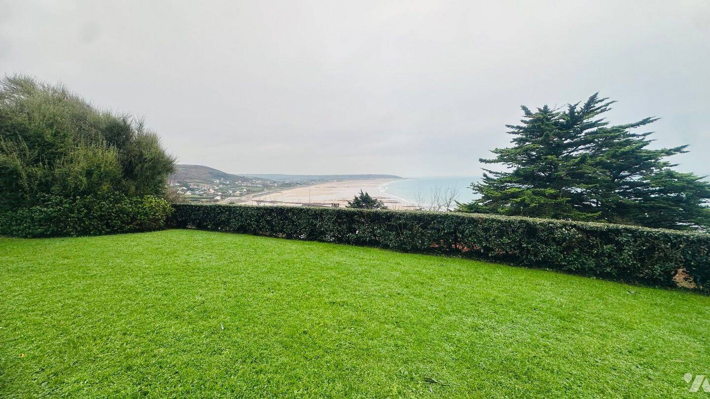 Maison 5 pièces 375 m² · à Les Pieux · 375 m² · 490 000 €