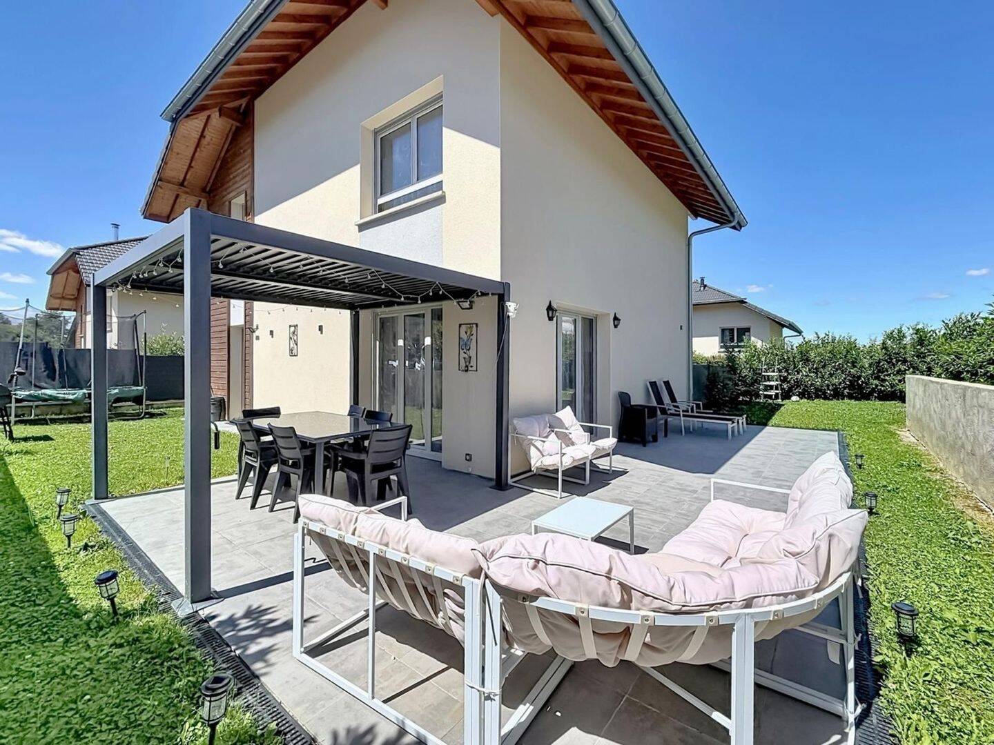 Maison 5 pièces 120 m² · à Montagny-les-Lanches · 120 m² · 610 000 €
