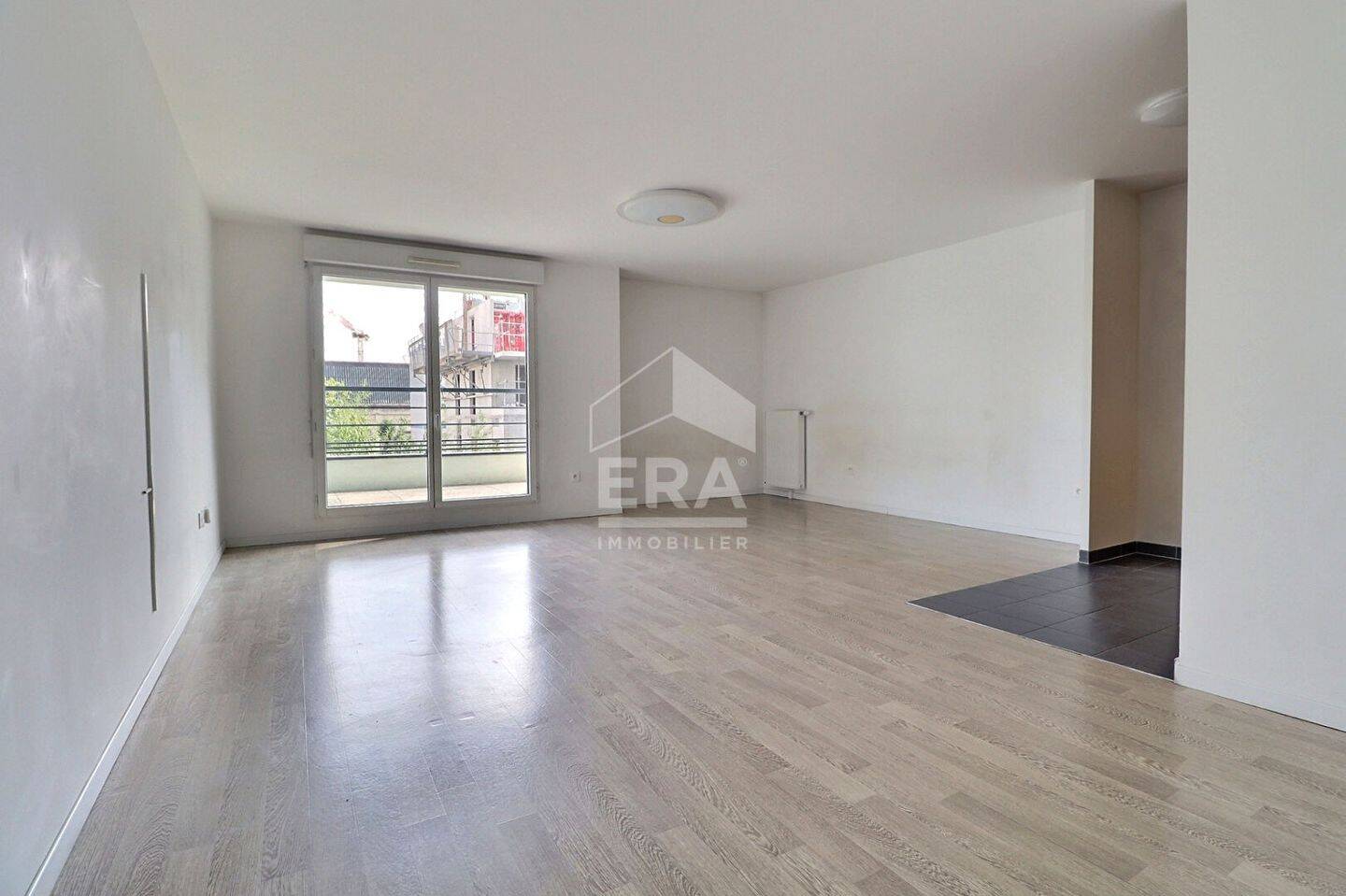 Appartement 4 pièces 92 m² · à Aubervilliers · 91,8 m² · 363 000 €