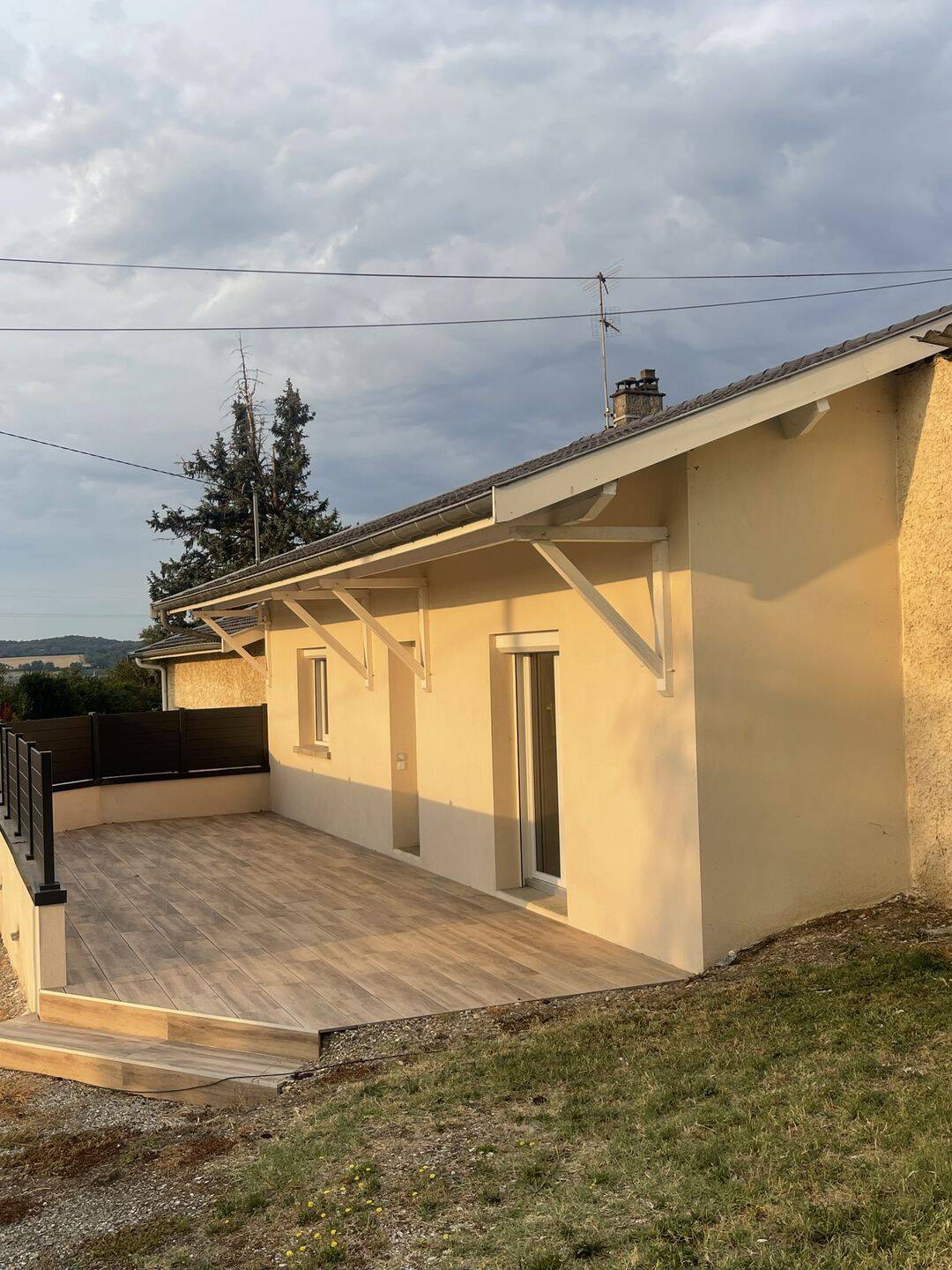 Maison 4 pièces 115 m² · à Valencin · 114,6 m² · 1 460 €/mois