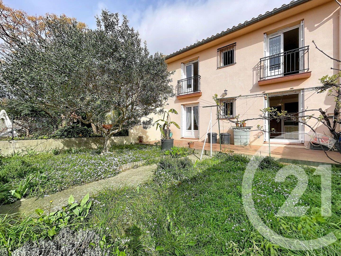 Maison 5 pièces 116 m² · à Saint-Estève · 116 m² · 220 000 €