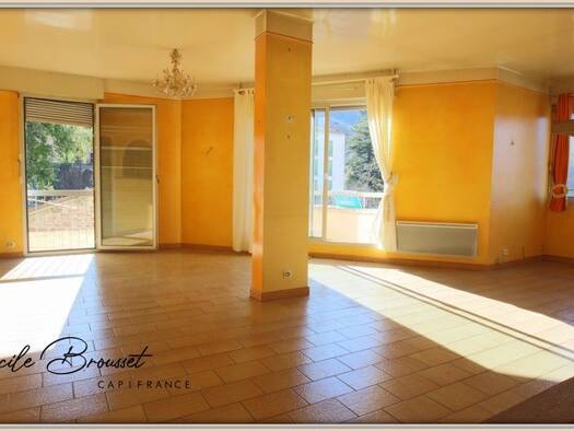 Immeuble à vendre 161 000 € 139 m² Saint-Laurent-de-Cerdans 66260