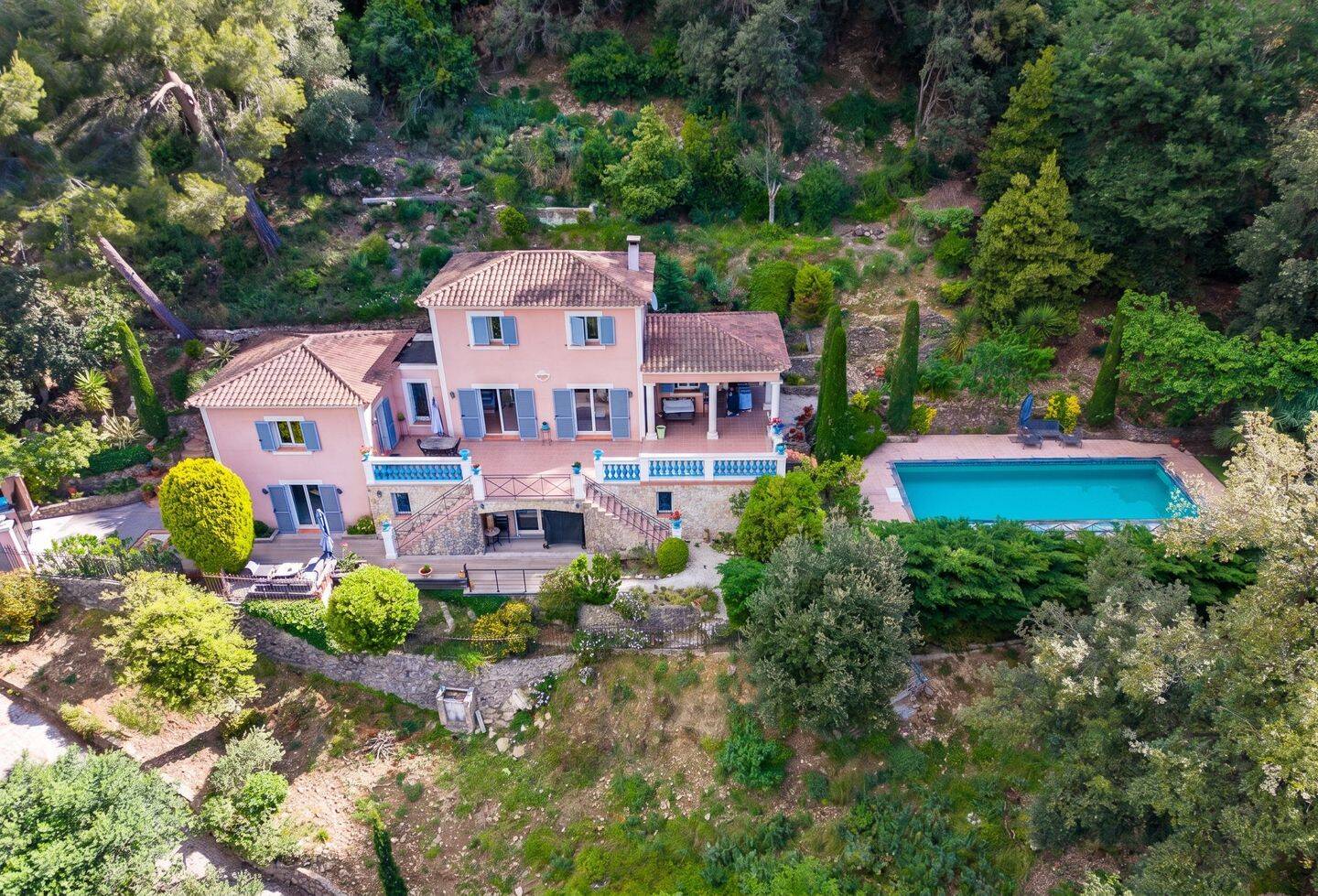 Maison 6 pièces 268 m² · à Roquebrune-Cap-Martin · 268 m² · 2 850 000 €