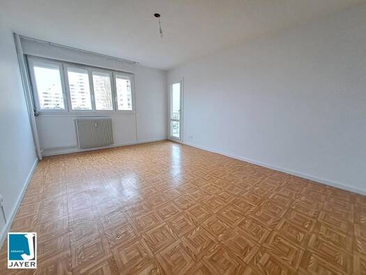 Appartement à louer 685 € 3 pièces 2 chambres 59 m² Étage 5/10 Garibaldi Chalon-sur-Saône 71100