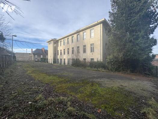 Immeuble à vendre 650 000 € 1 900 m² Soissons 02200