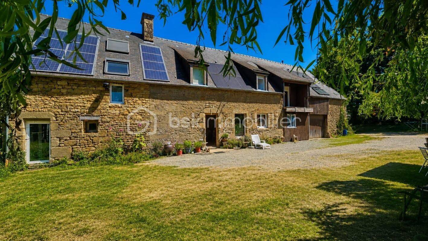 Maison 6 pièces 275 m² · à Le Châtellier · 275 m² · 300 000 €