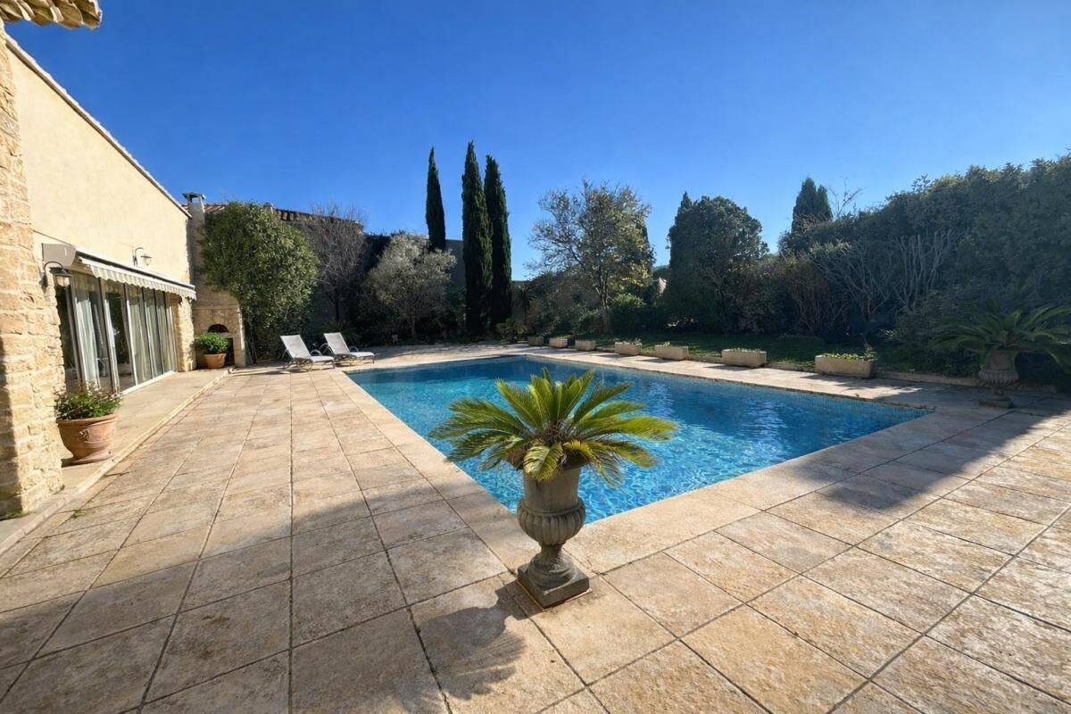 Maison 8 pièces 293 m² · à Saint-Victoret · 293 m² · 749 000 €
