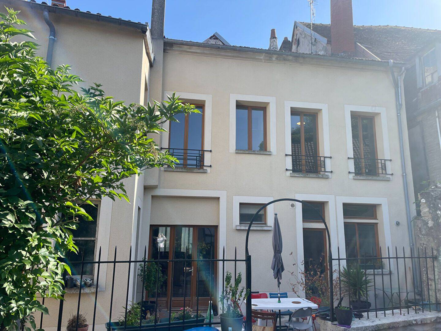 Maison 5 pièces 183 m² · à Montmirail · 183 m² · 895 €