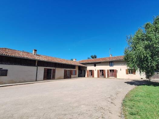 Maison à vendre 280 000 € 7 pièces 5 chambres 233 m² 1 038 m² de terrain Gorrevod 01190